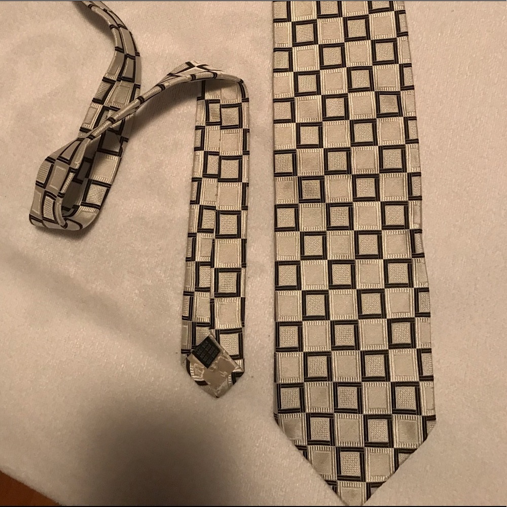 Rare Bachrach Italian Tie square design